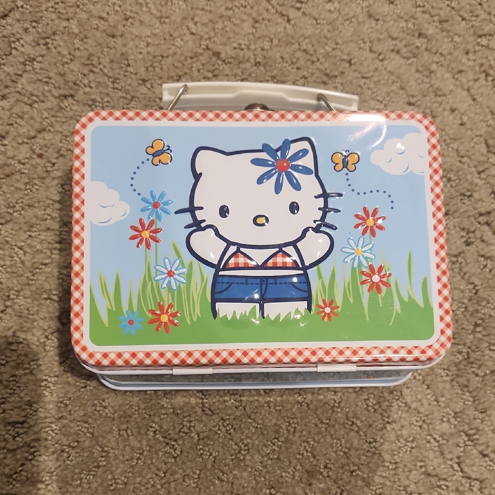 NEW* Hello Kitty Sanrio 2008 Blue Floral Tin Lunchbox. NEW*